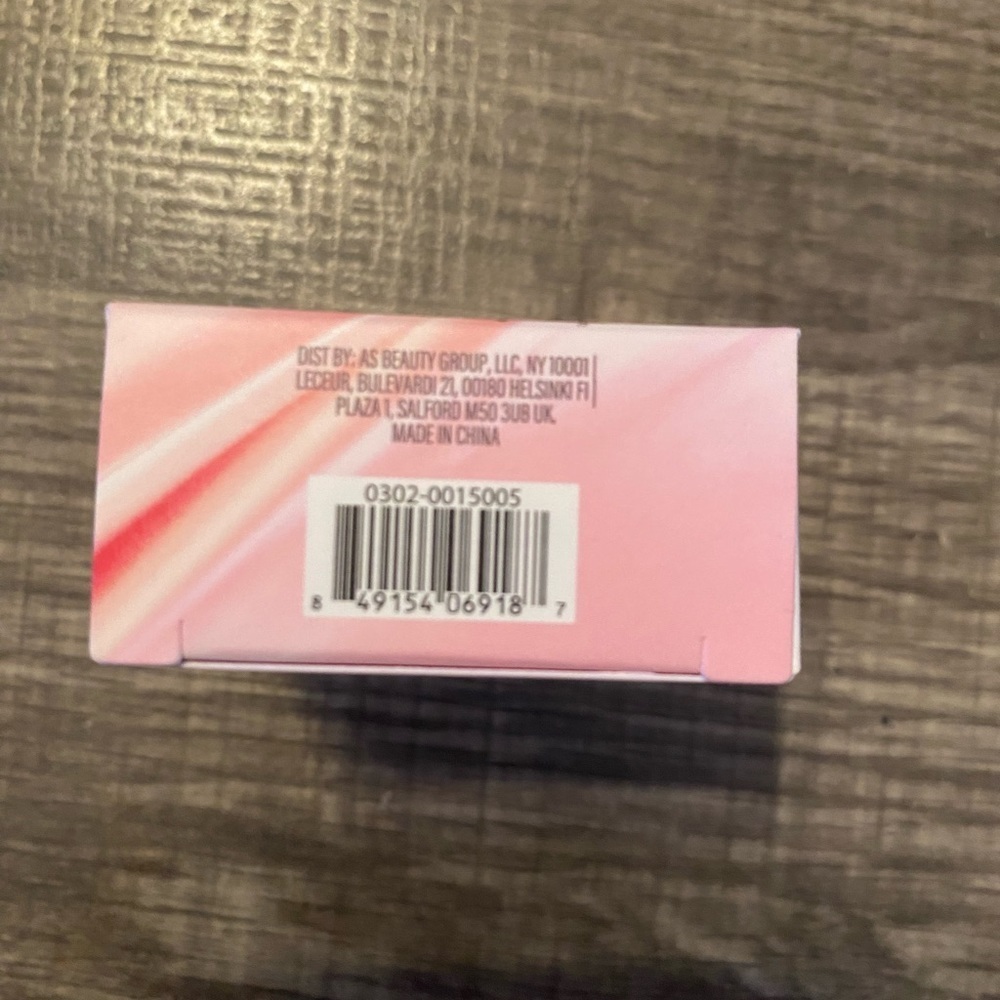 Mally Beauty - NEW - Stress Less Performance Concealer, Medium. - Picture 7 of 8